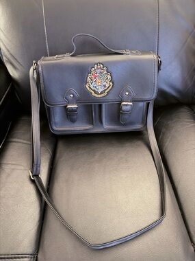Harry Potter Hogwarts Crest Satchel Crossbody Bag Black Faux Leather